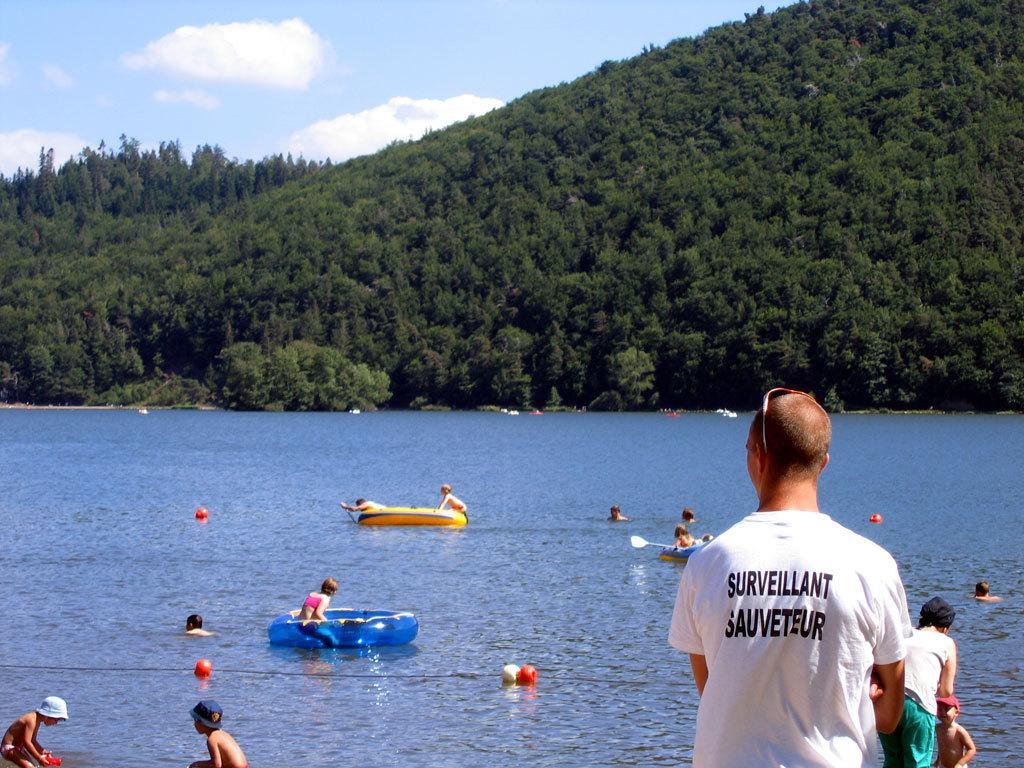 מורול Hotel Domaine Du Lac Chambon מראה חיצוני תמונה