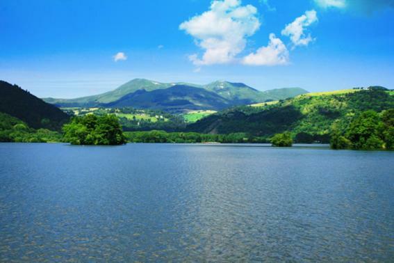 מורול Hotel Domaine Du Lac Chambon מראה חיצוני תמונה